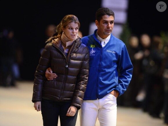Athina Onassis, blessée aux vertèbres, avec son mari Alvaro de Miranda Neto (Doda) au Gucci Masters à Paris, le 30 novembre 2012