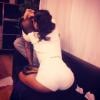 Rihanna enlace Chriw Brown, cliché posté le 30 novembre 2012.