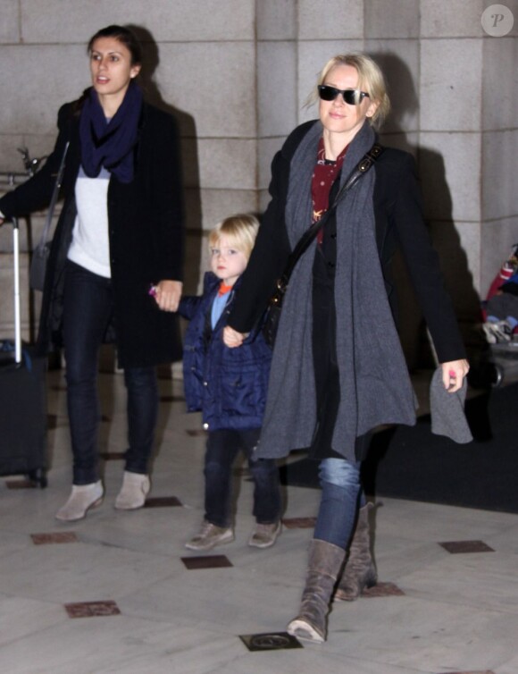 Naomi Watts, son compagnon Liev Schreiber et leurs fils Alexander et Samuel ont pris un train pour New York au départ de Washington D.C. Le 3 decembre 2012, après la soirée au Kennedy Center