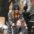 Sarah Jessica Parker en promenade avec Marion et Tabitha, et sa nounou, dans les rues de New York le 4 décembre 2012.