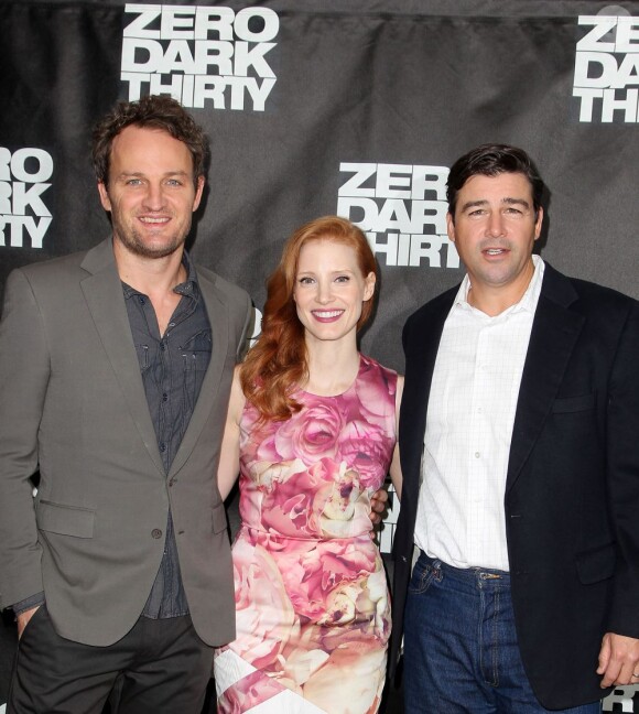 Jason Clarke, Jessica Chastain, Kyle Chandler lors du photocall du film Zero Dark Thirty à New York, le 3 décembre 2012.
