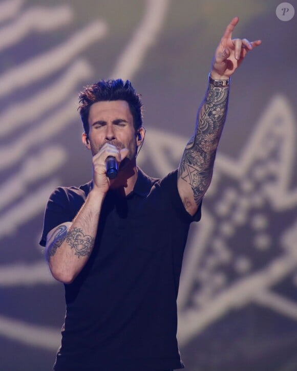 Adam Levine et Maroon 5 en concert lors de la soirée des nominations pour les Grammy Awards 2013, le 5 décembre 2012 à Nashville.