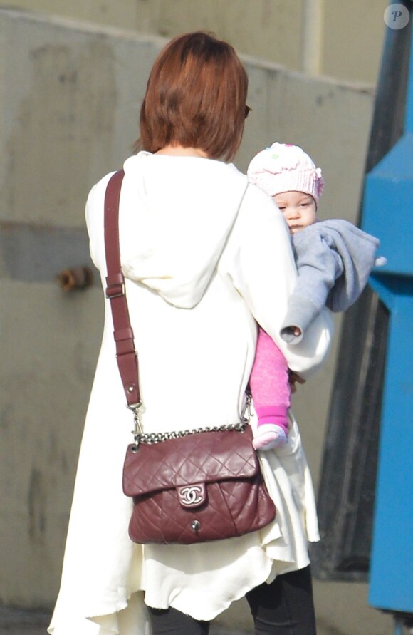 Jack Osbourne sa femme Lisa Stelly et leur petite Pearl se sont promenés dans les rues de Los Angeles. Le 9 décembre 2012.