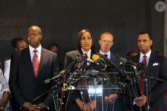 Nafissatou Diallo, entourée de ses avocats, donne un conférence de presse à New York, le 28 juillet 2011.