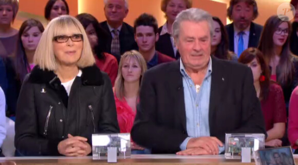 Mireille Darc et Alain Delon lors du Grand Journal de Canal + le lundi 10 décembre 2012