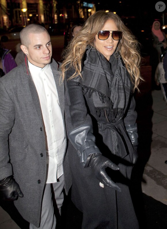 Jennifer Lopez quitte son concert avec son compagnon Casper Smart à Copenhague le 3 novembre 2012.