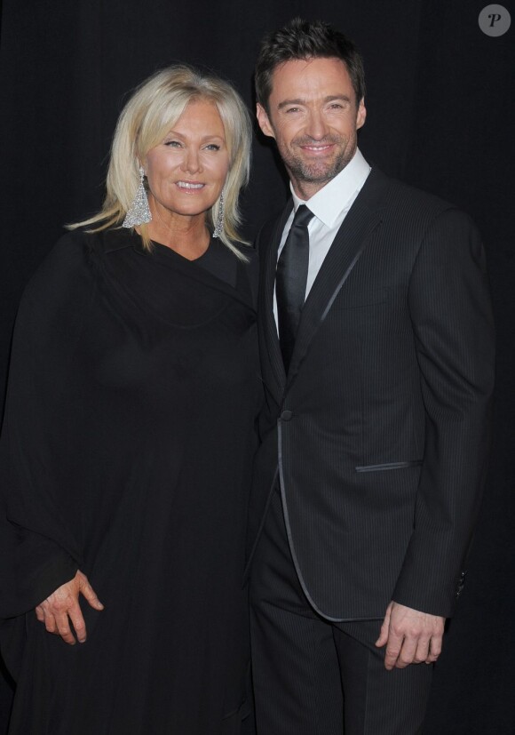 Hugh Jackman et sa femme Deborra-Lee Furness assistent à l'avant-première du film Les Misérables à New York le 10 décembre 2012.