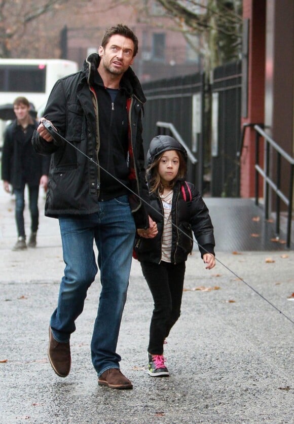 Hugh Jackman est allé chercher sa jeune fille Ava à la sortie de l'école à New York le 10 décembre 2012.