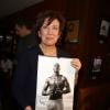 Les Dieux du stade dédicacent le calendrier 2013 à Paris sous le regard de Roselyne Bachelot, le 11 décembre 2012