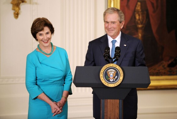 George W. Bush et sa femme Laura Bush à la Maison Blanche le 31 mai 2012.
