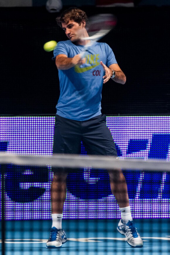 Roger Federer lors d'un match exhibition à Bogota lors de sa tournée sud-américaine le 15 décembre 2012