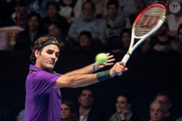 Roger Federer lors d'une rencontre exhibition en Colombie à Bogota face à Jo-Wilfried Tsonga le 15 décembre 2012
