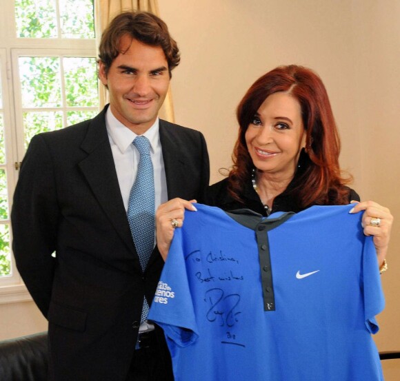 Roger Federer en compagnie de la présidente argentine Christina Kirchner à Buenos Aires en Argentine le 14 décembre 2012