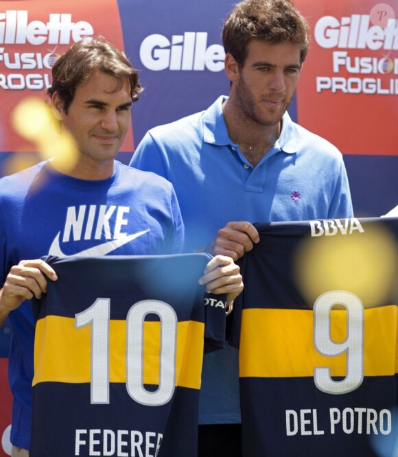 Roger Federer et Juan Martin del Potro à la Bombonera, sade de Boca Juniors, lors de la tournée sud-américaine du Suisse le 13 décembre 2012