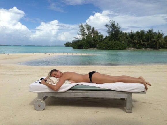 Heidi Klum se prélasse au soleil.
Photo postée sur sa page Twitter