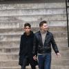 Halle Berry et Olivier Martinez se promènent main dans la main à Paris le 23 décembre 2012. Au cours de leur promenade ils sont allés visiter deux églises : Saint-Sulpice et Saint-Germain-des-Prés. Le couple profite d'un séjour en amoureux.