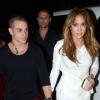 Jennifer Lopez et son petit-ami Casper Smart arrivent à leur hôtel à San Juan, le 22 décembre 2012.