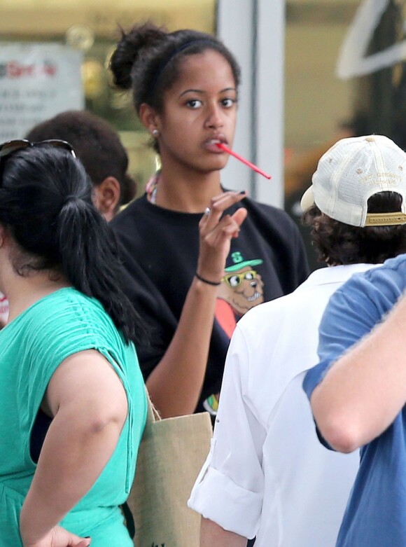 Exclusif - La fille aînée de Barack et Michelle Obama, Malia (14 ans), en vacances avec des proches sur l'île de Maui à Hawaï. Le 24 décembre 2012.
