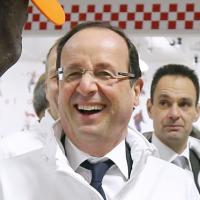 François Hollande : Heureux à Rungis au milieu des dindes et des fromages...