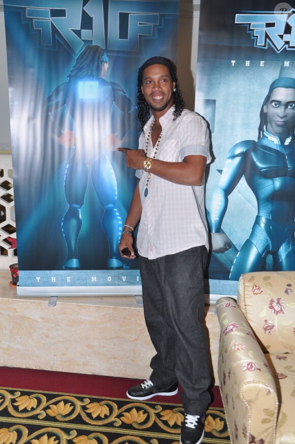 Ronaldinho dévoilait le projet du film d'animation R-10, dont il sera le héros, au Meridien Hotel de Pune, en Inde, le 28 décembre 2012.