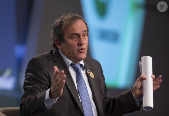 Lors de la conférence internationale du sport de Dubai, le 28 décembre 2012, Michel Platini, en marge de son Special Award reçu lors du gala des Globe Soccer Awards, a réitéré son désir de voir le Mondial 2022 au Qatar organisé en hiver.
