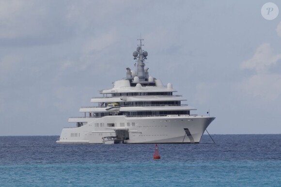 Le yacht de Roman Abramovich, Eclipse mouille au large de Saint-Barthélémy le 27 décembre 2012