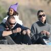 Heidi Klum, sa fille Lou, son fils Johan et son compagnon Martin Kirsten passent la journée sur une plage à Santa Monica, le 1er janvier 2013.
