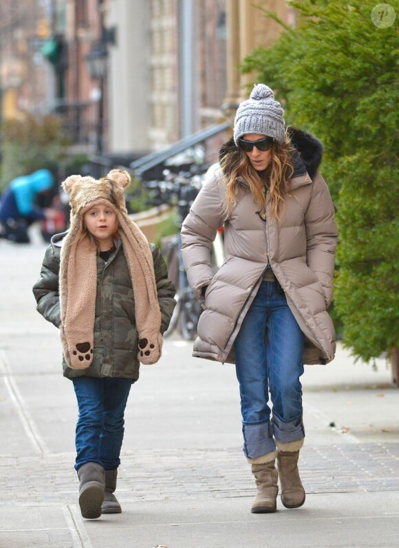 L'actrice Sarah Jessica Parker se promène avec son fils James, dans les rues de New York, le 2 Janvier 2013.