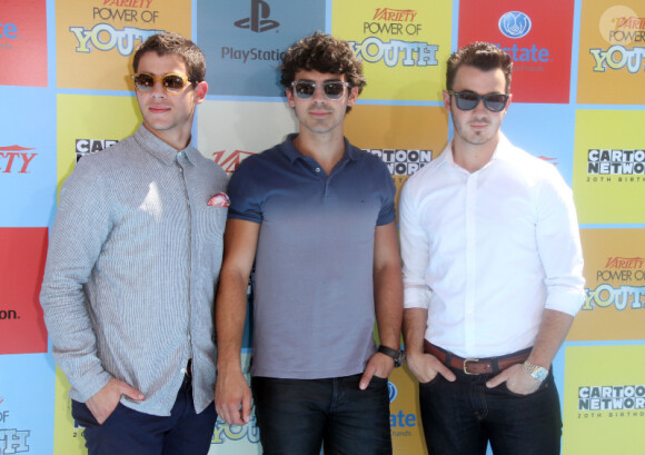 Les Jonas Brothers posent lors de la 6e édition Power Of Youth, à Los Angeles, le 15 septembre 2012.
