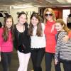 Lori Loughlin et ses filles Isabella et Olivia, dans un salon de manucure de Beverly Hills, à Los Angeles, le 5 janvier 2013.