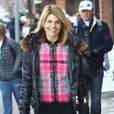 Lori Loughlin fait du shopping sous la neige à Aspen, le 26 décembre 2012.