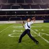 Après un dîner de l'Otan, Barack Obama décompresse au Soldier Field, stade de son équipe de football les Chicago Bears, le 20 mai 2012.