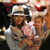 Jessica Alba et sa fille Haven de retour de Cabo, au Mexique, après 8 jours de vacances. Aéroport de Los Angeles, le 6 janvier 2012