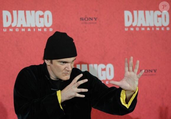 Quentin Tarantino prend la pose pendant le photocall du film Django Unchained à Berlin, le 8 janvier 2013.