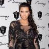 Pour le Nouvel An, Kim Kardashian, enceinte, a osé la robe transparente, bien trop sexy à notre goût !