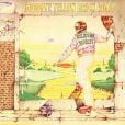 L'album "Goodbye Yellow Brick Road" d'Elton John est sorti en 1973.