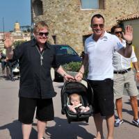 Elton John et David Furnish de nouveau papas...