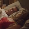 George Clooney et Cindy Crawford se sont retrouvés dans le même lit après avoir bu un peu trop de tequila Casamigos. Bien sûr il s'agit d'une publicité.