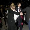 La chanteuse Adele et son fils arrivent à l'aéroport de Los Angeles, le 10 janvier 2013. Elle est attendue dimanche aux Golden Globes.