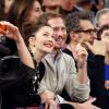 Drew Barrymore et son mari Will Kopelman assistent à un match de basket-ball opposant les Knicks et les Chicago Bulls. Photo prise au Madison Square Garden à New York, le 11 janvier 2013.