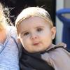 Penelope, fille de Kourtney Kardashian (7 mois), quitte un cours de musique pour bébés dans les bras de sa nounou. Le 17 janvier 2013.