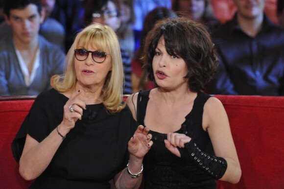 Les hilarantes Isabelle Mergault, Chantal Ladesou à l'enregistrement de l'émission Vivement Dimanche à Paris, le 16 Janvier 2013. Diffusion le 20 janvier 2013.