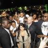 Kim Kardashian arrive à Abidjan, le 18 janvier 2013, pour assister à deux évènements : un show au Palais des Congrès de l'Hôtel Ivoire et une soirée privée dans la boite de nuit Life Star. 