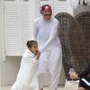 Jennifer Lopez, ses enfants Max et Emme et d'autres membres de la famille se detendent au bord d'une piscine à Miami, le 19 janvier 2013.