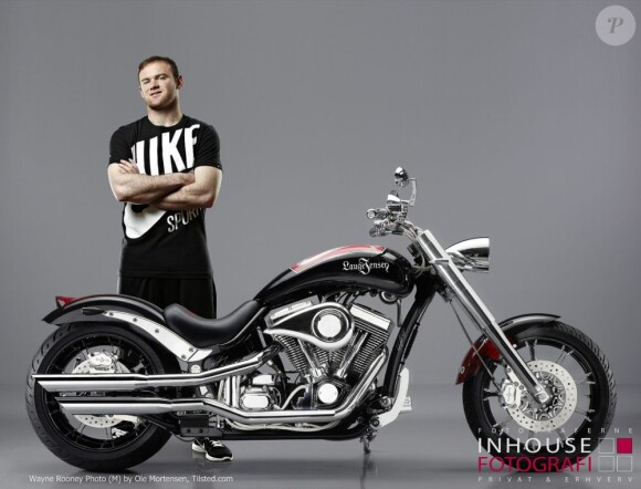 Wayne Rooney a mis aux enchères une moto customisée avec le grand  Lauge Jensen qui sera vendue le 20 février prochain au profit de l'association KidsAid