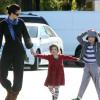 Carrie-Anne Moss et ses adorables enfants Jaden et Frances vont faire leur courses au marché de Pacific Palisades, à Los Angeles, le 20 janvier 2013.