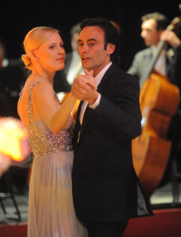 Anthony Delon et Anna Sherbinina lors de l'ouverture de bal de l'opéra de Brno en République tchèque le 19 janvier 2013