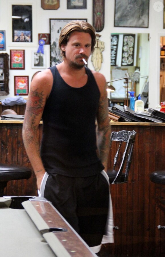 Sean Stewart au Shamrock Tattoo Parlor à Beverly Hills le 9 septembre 2012