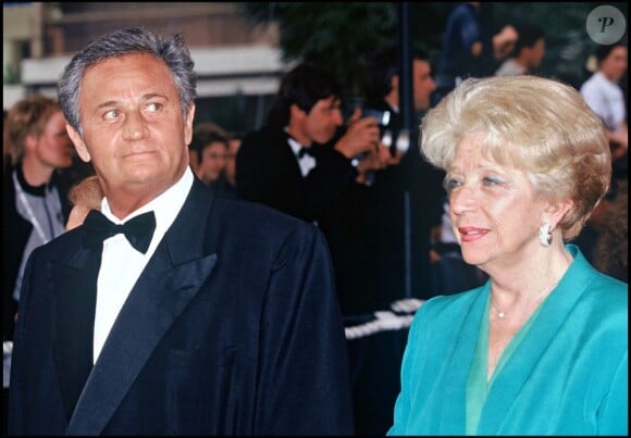 Roger Hanin et Christine Gouze-Rénal à Cannes en mai 1997. 