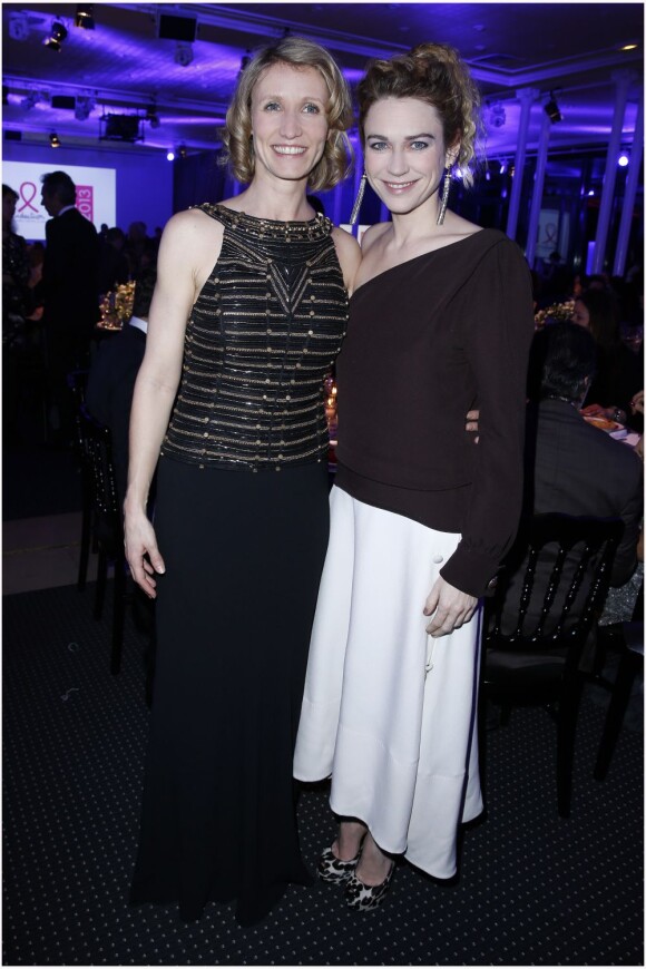 Alexandra Lamy et Marie-Josée Croze lors du Dîner de la mode au pavillon d'Armenonville à Paris le 24 janvier 2013